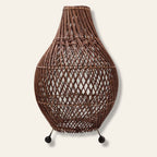 Kalimantan Tierra | Escultura de Luz para la Pausa en Ratán Natural · 39 cm
