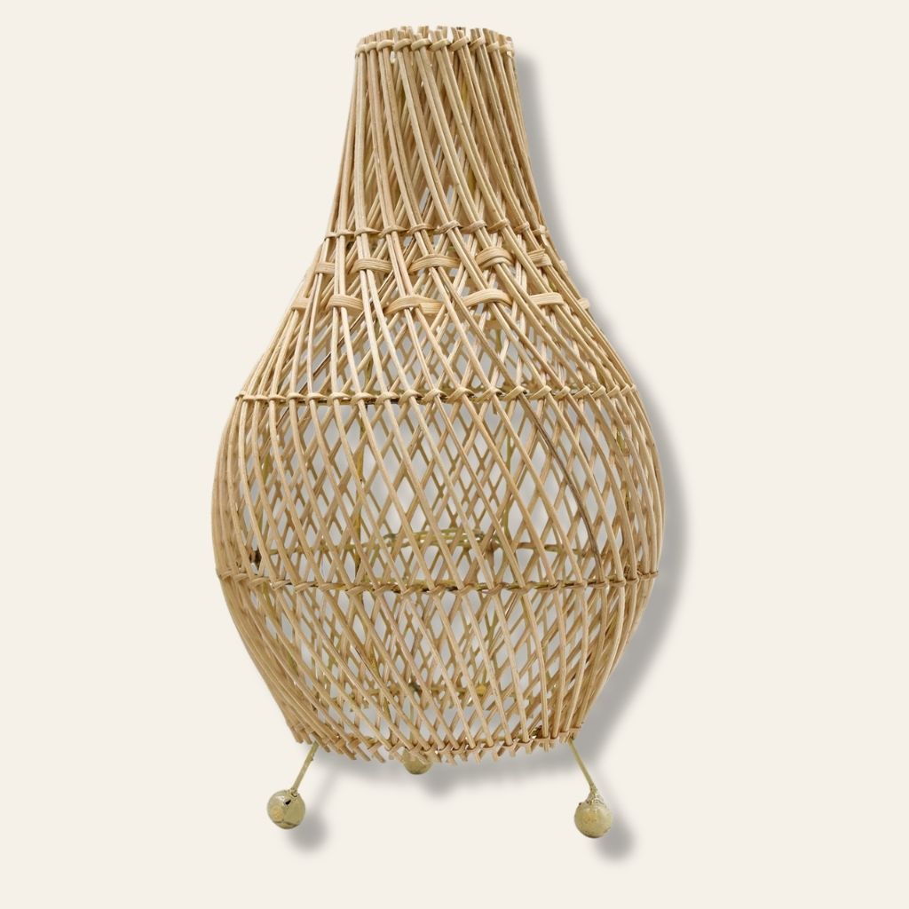 Kalimantan Arena | Escultura de Luz para la Pausa en Ratán Natural · 39 cm
