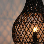 Kalimantan Carbón | Escultura de Luz para la Pausa en Ratán Natural · 39 cm